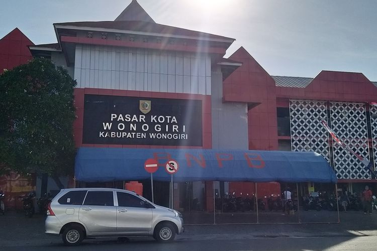 Stasiun Wonogiri, kuliner Wonogiri, bakso wonogiri, kuliner dekat Stasiun Wonogiri, tempat makan dekat Stasiun Wonogiri, 7 Kuliner Dekat Stasiun Wonogiri, Tak Perlu Bingung Cari Tempat Makan Enak, 1. Pasar Kota Wonogiri, 2. Sate Kambing Pak Yon, 3. Mie Ayam Bakso Super Jumbo Pak H Bagong 234, 4. Bakso Titoti, 5. Sate Kambing Bu Saimo, 6. Bakmi Jowo Mas Pri, 7. Rumah Makan Mbah Bhet