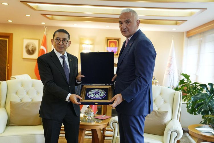 Turkiye, Indonesia, Fadli Zon, fadli zon, turkiye, Indonesia dan Turkiye Jalin Kerja Sama Kebudayaan, Indonesia dan Turkiye Jalin Kerja Sama Kebudayaan, dari Warisan Sejarah hingga Perfilman