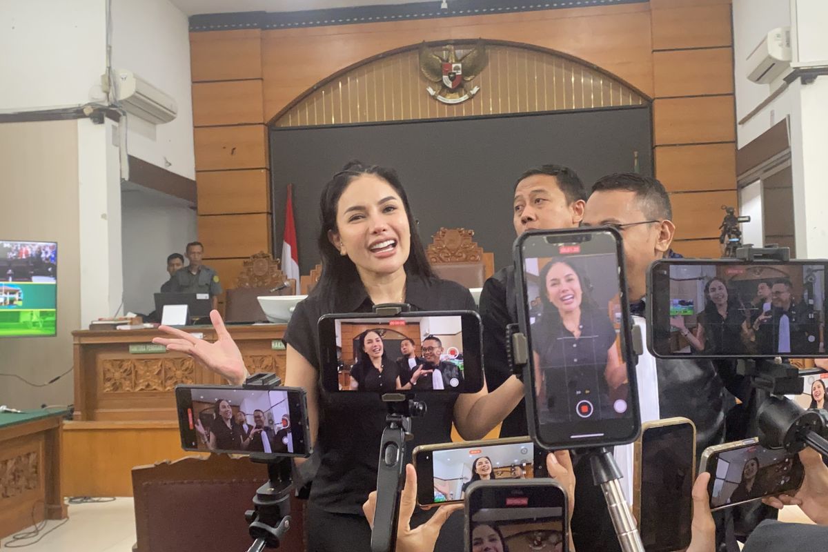 Nikita Mirzani, Kasus Nikita Mirzani, Nikita Mirzani divonis, vonis nikita mirzani, nikita mirzani divonis empat tahun, Kasus Pemerasan Nikita Mirzani, Jaksa Tuntut 11 Tahun, Hakim Vonis 4 Tahun