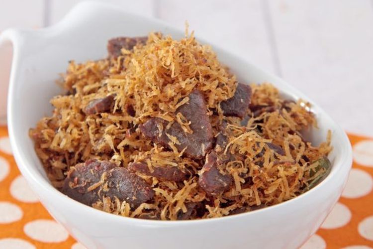 makanan, mudik, makanan tahan lama, 7 Makanan Tahan Lama untuk Perjalanan Jauh, Cocok Buat Mudik!, 1. Rendang daging, 2. Kering tempe atau teri kacang, 3. Abon (sapi atau ayam), 4. Serundeng daging, 5. Sambal goreng kentang kering (kentang mustofa), 6. Telur asin, 7. Roti sobek atau sandwich kering