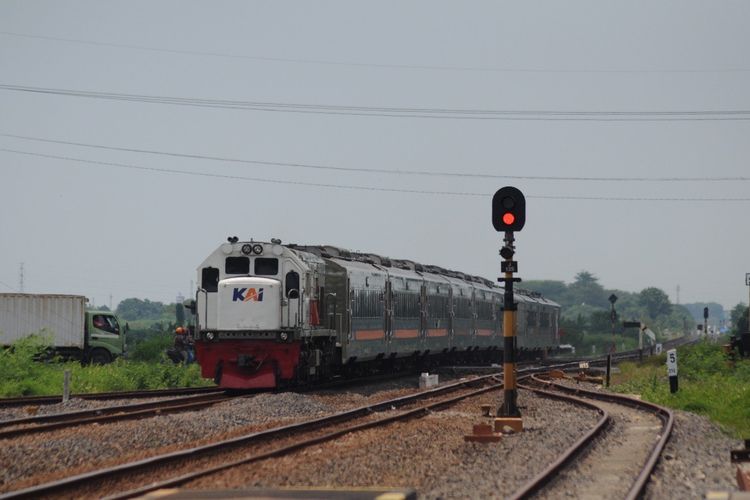 ka argo bromo anggrek, ka argo bromo anggrek anjlok, KA Argo Bromo Anggrek Anjlok di Subang, KA Argo Bromo Anggrek Anjlok, Sejumlah Kereta Lewat Jalur Memutar