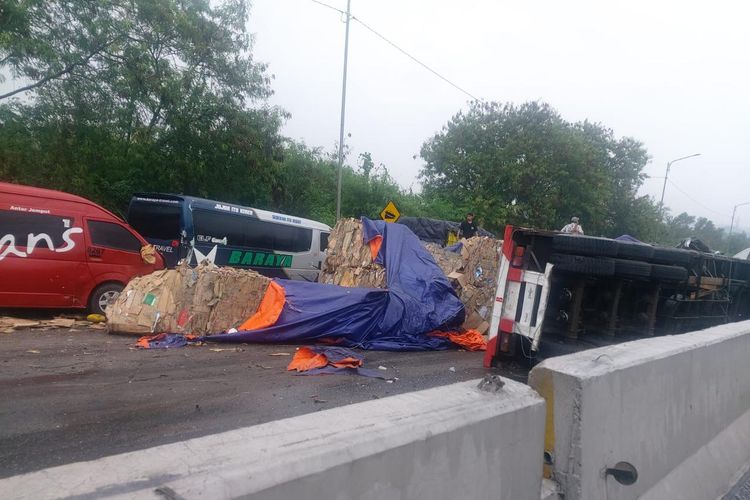 Jusri Pulubuhu, kedisiplinan pengemudi, Jalan Tol Cipularang, Kecelakaan lalu lintas, Kedisiplinan Pengemudi, Bukan Cuma Turunan, Tanjakan Tol Cipularang Juga Bisa Jadi Black Spot