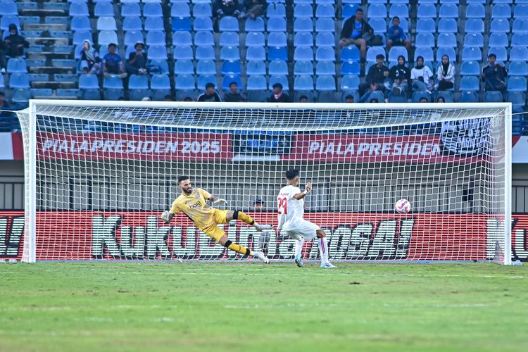 Arema FC, Piala Presiden 2025, Rahmad Darmawan, Liga Indonesia All Star, hasil Piala Presiden 2025, Liga Indonesia All Star vs Arema FC, hasil Liga Indonesia All Star vs Arema FC, skor Liga Indonesia All star vs Arema fc, Hasil Liga Indonesia All Star Vs Arema FC 2-2, Terima Kasih RD untuk Aksi Comeback