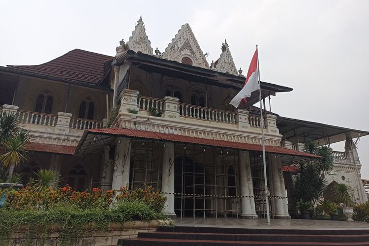 wisata cikini, wisata kuliner cikini, wisata daerah cikin, itinerary wisata cikini, tempat wisata di cikini, tempat wisata cikini, es krim tjanang cikini, rumah raden saleh rs pgi cikini, rumah raden saleh jakarta, Itinerary Wisata di Cikini, Lihat Rumah Raden Saleh dan Makan Es Krim Legendaris, Kunjungi Masjid Jami Al-Makmur Cikini, Melihat makam Habib Cikini, Ngemil roti legendaris, Jelajah Taman Ismail Marzuki, Makan es krim langganan Bung Karno, "Bertamu" ke rumah Raden Saleh