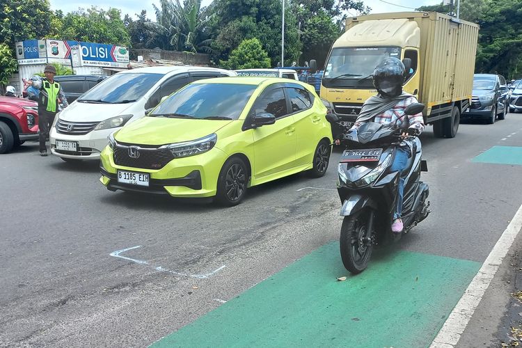 Safety Riding, lubang di jalan, jalan berlubang, Salah Hadapi Jalan Berlubang Bisa Celaka, Ini Kata Ahli