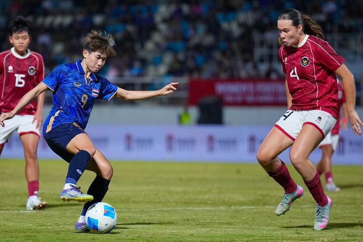 Timnas Putri Indonesia, Thailand, SEA Games, Hasil HT Timnas Putri Indonesia Vs Thailand 0-2: Garuda Pertiwi Tertinggal di Babak Pertama