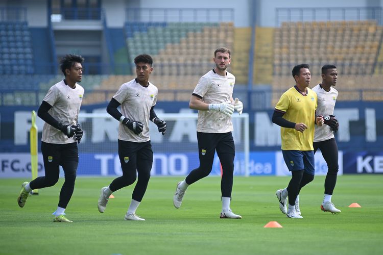 Persib, Adam Przybek, ACL 2, Bojan Hodak, Persib Gugur di ACL 2, Adam Przybek Frustrasi Akhiri Musim Lebih Cepat