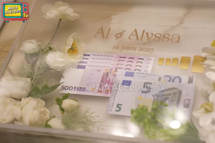 Al Ghazali, seserahan, Alyssa Daguise, Seserahan, seserahan pernikahan, al ghazali menikah, pernikahan al ghazali, pernikahan al ghazali dan alyssa daguise, alyssa daguise menikah, seserahan pernikahan al ghazali, al ghazali dan alyssa daguise menikah, Intip Seserahan Al Ghazali untuk Alyssa Daguise, Ada Tas Branded, 1. Uang euro dan emas, 2. Cincin Cartier, 3. Kalung Chanel, 5. Baju Victoria’s Secret, 6. Tas Celine, 7. Skincare dan makeup Chanel, 8. High heels Valentino