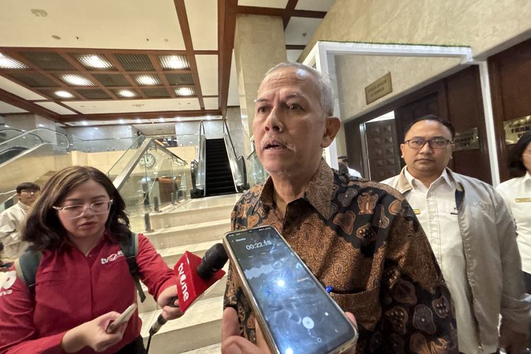 Anggito Abimanyu, Purbaya Yudhi Sadewa, Ketua LPS, profil Anggito Abimanyu, Profil Anggito Abimanyu, Akademisi UGM yang Jadi Ketua LPS 2025–2030, Latar Belakang Pendidikan Anggito Abimanyu, Karier Akademisi Anggito Abimanyu di UGM, Rekam Jejak Anggito Abimanyu di Pemerintahan, Kekayaan dan Aset Anggito Abimanyu, Tantangan Baru Pimpin LPS