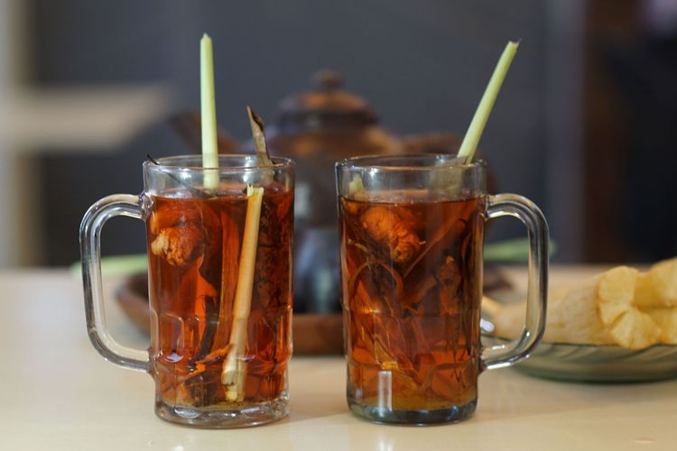 oleh oleh jogja, oleh oleh yogyakarta, oleh oleh khas Jogja, bapkia Jogja, Selain Bakpia, Ini 9 Oleh-oleh Khas Jogja yang Cocok Dibawa Pulang, 1. Gudeg, 2. Geplak, 3. Yangko, 4. Bakpia kukus, 5. Keripik belut Godean, 6. Cokelat Monggo, 7. Lemper ayam Bu Sri, 8. Wedang uwuh, 9. Geblek