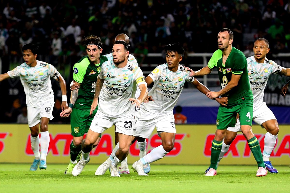 Persib Bandung, Persebaya Surabaya, David da Silva, Jadwal Persib, Persib Vs Persebaya, Persib Bandung vs Persebaya, Bruno Moreira, Super League 2025-2026, Bojan Hodak, Jadwal Super League, Head to Head Persib Bandung Vs Persebaya, Memori Kekalahan Telak Maung