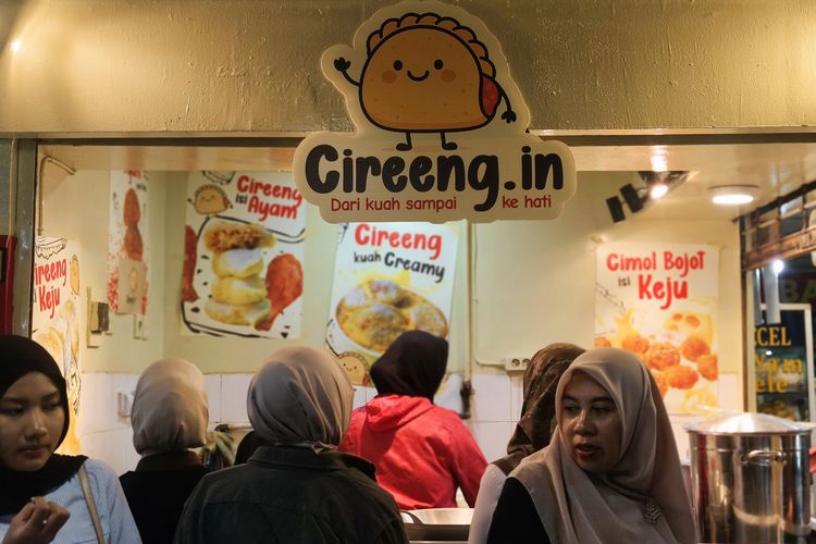 tempat makan di Blok M Square, rekomendasi tempat makan di Blok M Square, tempat makan di blok m square, rekomendasi tempat makan yang enak di blok m, rekomendasi tempat makan di blok m square, rekomendasi tempat makan enak di blok m, tempat makan di blok m yang murah, 7 Rekomendasi Tempat Makan di Blok M Square, Enak dan Murah, 1. Soto Padang Pak Malin, 2. Ayam Celup Mang Asep, 3. Ayam Penyet Sumber Rahayu, 4. Warung Bang Nasir Mie Aceh &amp;  Kopi Aceh, 5. Cireeng.in, 6. K'Day Xo Steak &amp; Grill, 7. Bakmie Khas Jaksel
