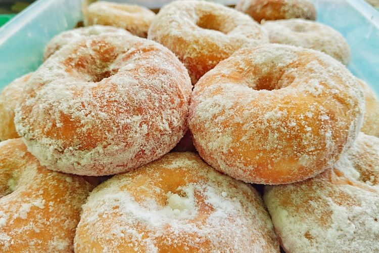 resep donat tanpa telur, cara membuat donat tanpa telur, resep donat tanpa telur takaran sendok, donat empuk 5 bahan, resep donat anti gagal untuk pemula, Resep Donat Tanpa Telur 5 Bahan, Tetap Empuk dan Mengembang