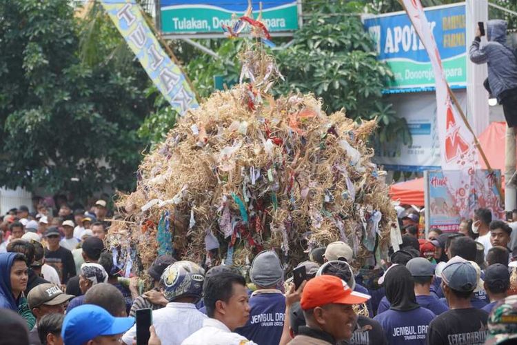 Jembul Tulakan, tradisi Jembul Tulakan, jembul tulakan, Tradisi Jembul Tulakan, Tradisi Jembul Tulakan di Jepara yang Masih Terjaga, Terinspirasi Laku Ratu Kalinyamat