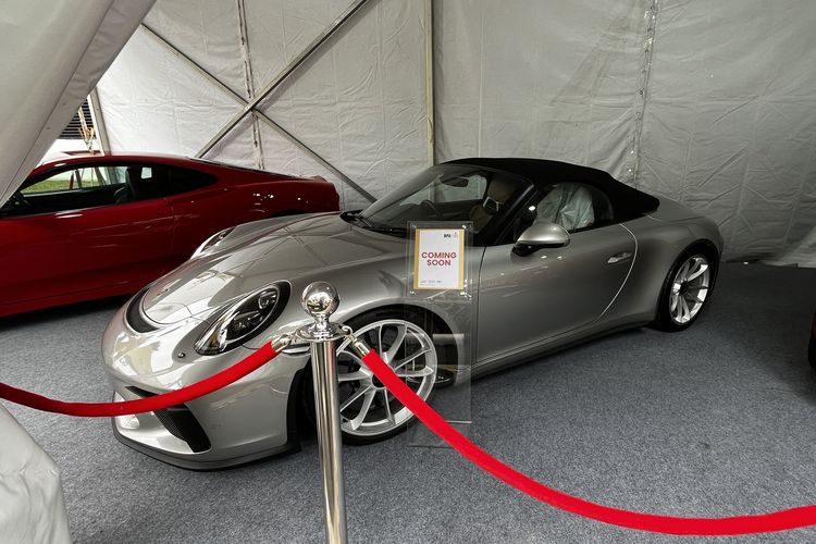 mobil, Ferrari, Porsche, Kejagung Pajang Mobil Mewah Sitaan Kasus Harvey Moeis di BPA Fair 2026