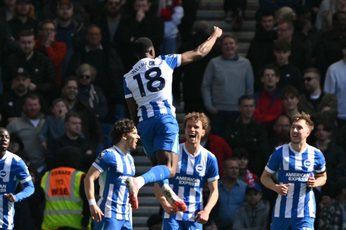 Brighton and Hove Albion, Liverpool, Premier League, Danny Welbeck, Hasil Brighton Vs Liverpool 2-1: Dwigol Welbeck, The Reds Tumbang