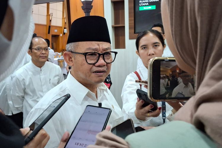 Dedi Mulyadi, study tour, larangan study tour, Study tour dilarang, Mendikdasmen, Polemik Study Tour: Dilarang Dedi Mulyadi, Diperbolehkan Mendikdasmen, Kini DPR Ikut Bicara