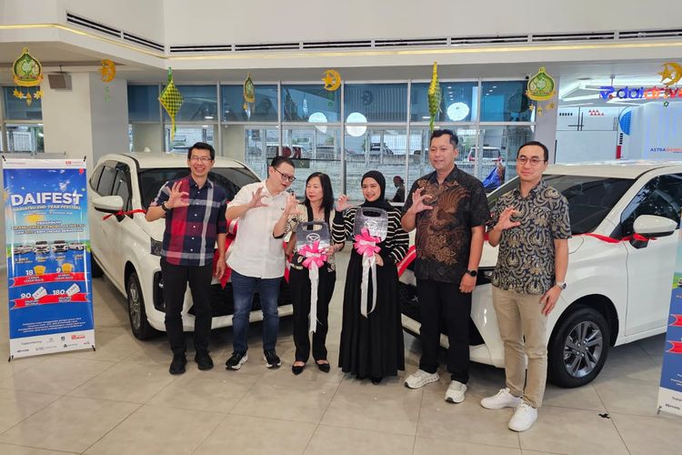 Daihatsu, Astra Daihatsu, pemenang, Xenia, Daihatsu Serahkan Hadiah 2 Unit Xenia ke Pemenang Daifest 2025