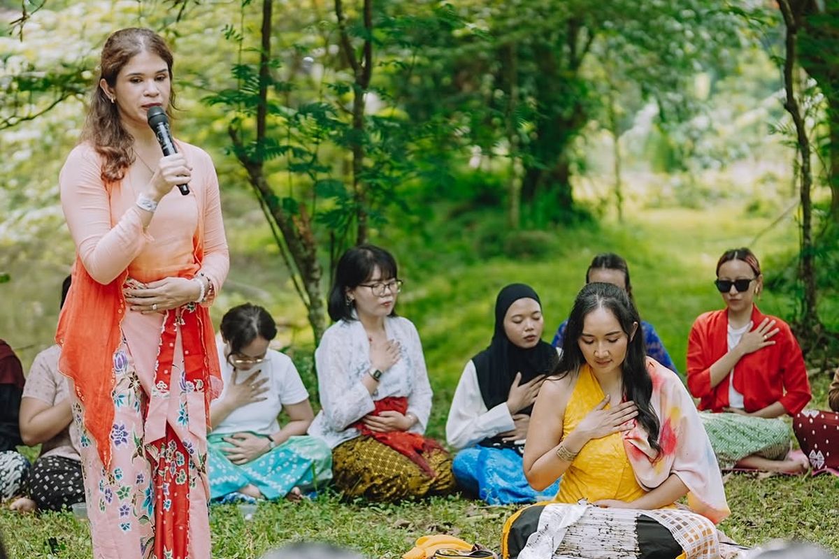 perempuan, Nyala Dalam Dirimu, Kushandari Arfanidewi, Kelinci Tertidur, Yoga Beksan, Cara Perempuan Melepas Ketegangan di Awal Tahun melalui Healing Circle