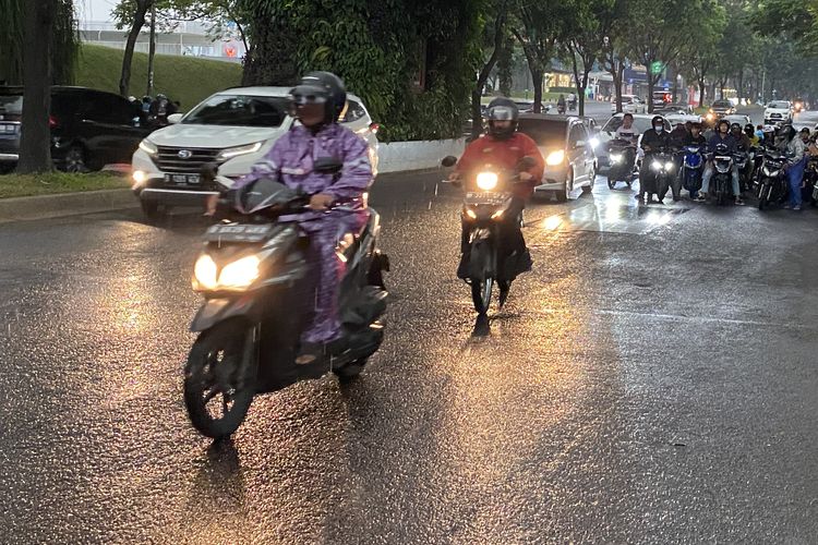 motor, aquaplaning, Motor Bisa Alami Aquaplaning, Begini Penjelasannya