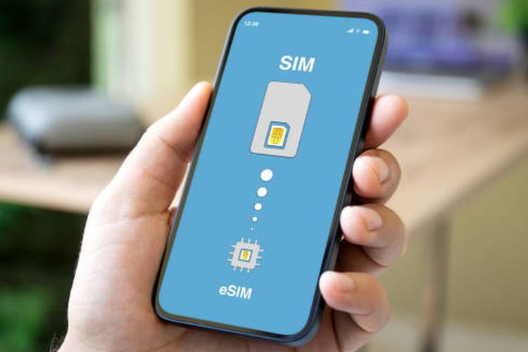 Handphone, traveling, Traveling, handphone, tips aman traveling, 5 Tips Bawa Smartphone dengan Aman Saat Traveling, Pakai layanan VPN, Selalu aktifkan fitur "Find My Device", Pakai tali gantungan HP (lanyard), Jangan scan QR code sembarangan, Pakai e-SIM