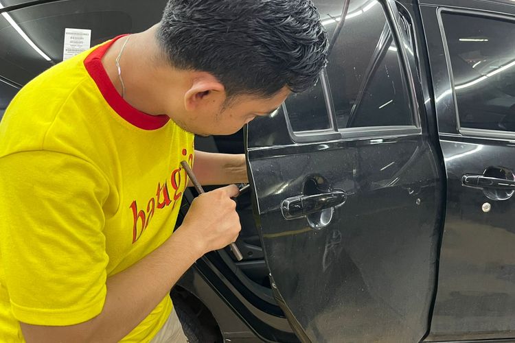 perbaikan mobil, biaya efisien, Paintless Dent repair, Nuryadi DJ Auto Care, Paintless Dent Repair: Solusi Modern untuk Bodi Mobil Penyok, Kenali Metode Paintless Dent Repair (PDR), Perbandingan Cara Kerja PDR dan Ketok Magic, Syarat dan Biaya Pengerjaan yang Berbeda, Waktu Pengerjaan yang Efisien