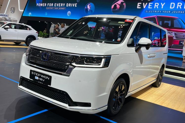 Persaingan Harga, Industri Otomotif, industri otomotif, GIIAS 2025, Kepuasan Pelanggan, strategi pemasaran, kepuasan pelanggan, Strategi pemasaran, persaingan harga, Mengapa Perang Harga di GIIAS 2025 Semakin Panas?