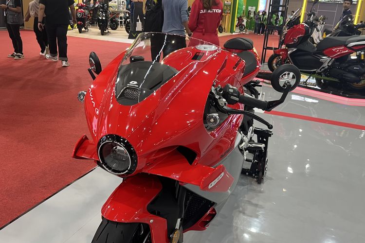 QJMotor Super9, Jakarta Fair 2025, MV Agusta, jakarta fair 2025, motor sport retro modern, QJMotor Super9 Hadir di Jakarta Fair, Mirip MV Agusta Superveloce