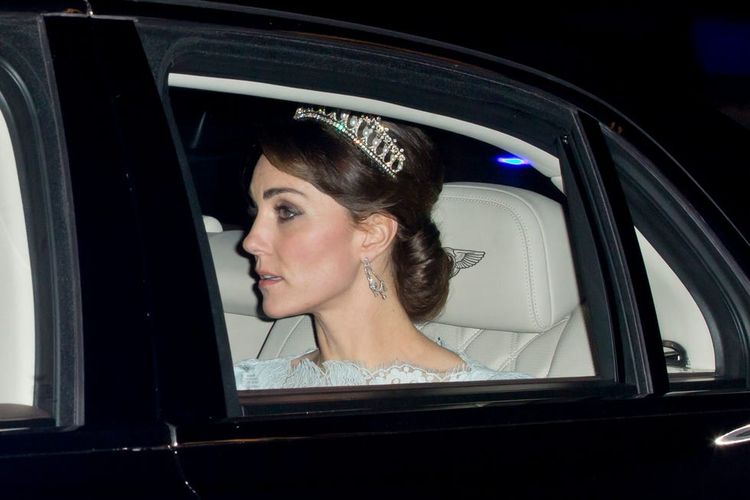 Putri Wales, Mengapa Kate Middleton Sering Memakai Tiara yang Sama di Berbagai Jamuan Formal?