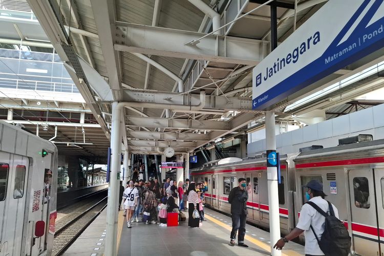 Stasiun Jatinegara, kereta berhenti luar biasa di Stasiun Jatinegara, Daftar kereta yang berhenti di Stasiun Jatinegara, kereta jarak jauh yang berhenti di stasiun jatinegara, apakah kereta taksaka berhenti di stasiun jatinegara, Periode Kereta Berhenti Luar Biasa di Jatinegara Diperpanjang hingga 5 September 2025.
