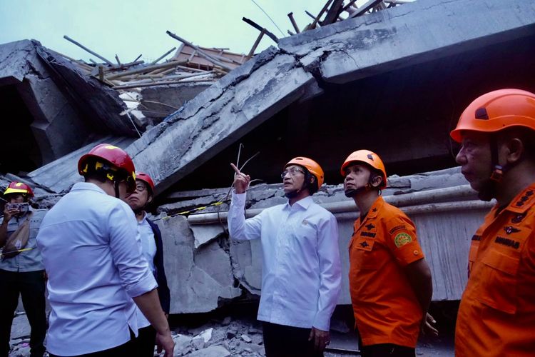 tim SAR, Menteri Agama Nasaruddin Umar, tragedi ponpes al khonizy, ponpes al akhoziny, korban tewas tragedi Ponpes Al Khoziny, Update Korban Tragedi Ponpes Al Khoziny: 60 Orang Tewas