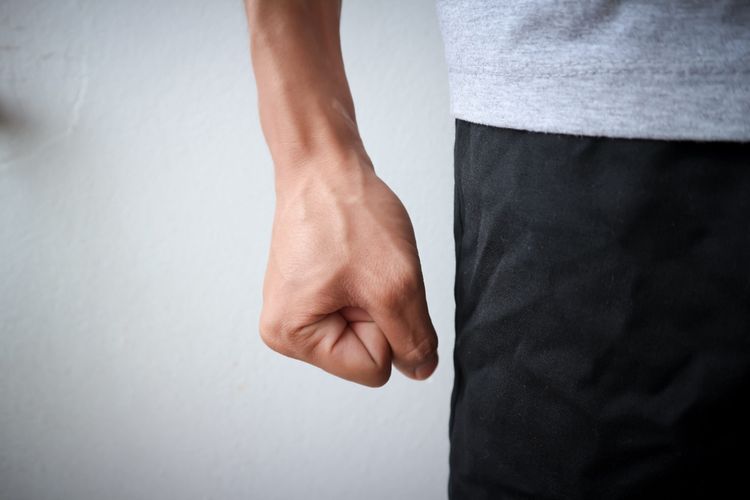 trauma setelah bencana, tekanan mental, Sulit Tidur hingga Mudah Marah, Ini Tanda Trauma Setelah Bencana, Tanda fisik yang sering muncul, Perubahan emosi setelah bencana, Gangguan pada pikiran dan konsentrasi, Perubahan perilaku dalam kehidupan sehari-hari, Penting mengenali tanda-tanda trauma