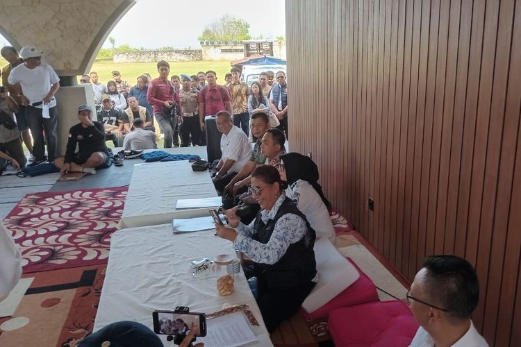 keramba jaring apung, susi pudjiastuti, dosen unpad, Pantai Timur Pangandaran, profesor Unpad, Susi Pudjiastuti Kritik Keras Profesor Unpad soal Bibit Lobster dan KJA: Bodoh dan Tak Paham