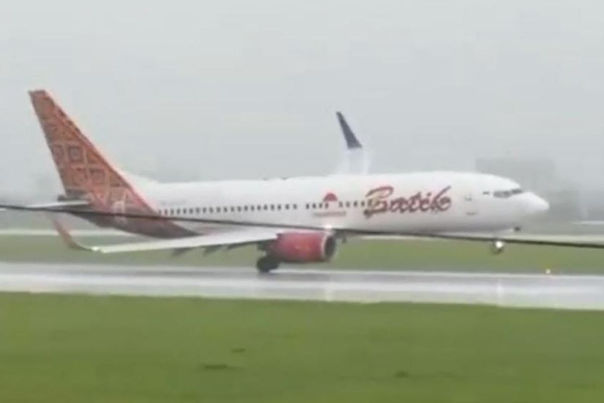 Batik Air, Tangerang, Banten, crowsswind, Apa Penyebab Pesawat Batik Air Miring saat Hendak Mendarat?