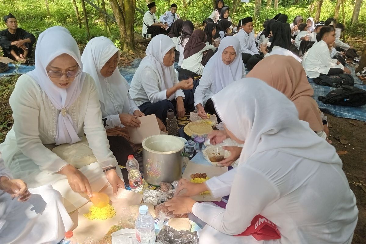 Tradisi cucurak, Tradisi Cucurak Warga Bogor Menyambut Bulan Suci Ramadhan, Apa Itu?