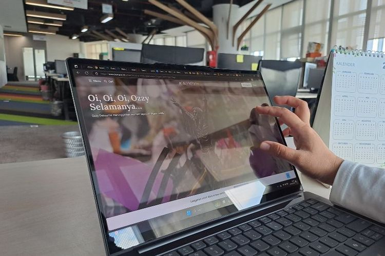 Lenovo, laptop lenovo, laptop, Intel Core Ultra, laptop AI, Yoga Pro 7i Aura Edition, prosesor Intel Core Ultra, Review Yoga Pro 7i Aura Edition, Tipis, Elegan, dan Dilengkapi Teknologi AI, 1. Desain premium, portabel, dan tangguh, 2. Layar OLED 3K memanjakan mata, 3. Performa tinggi untuk produktivitas , 4. Teknologi AI yang adaptif, 5. Daya tahan baterai dan pengisian cepat