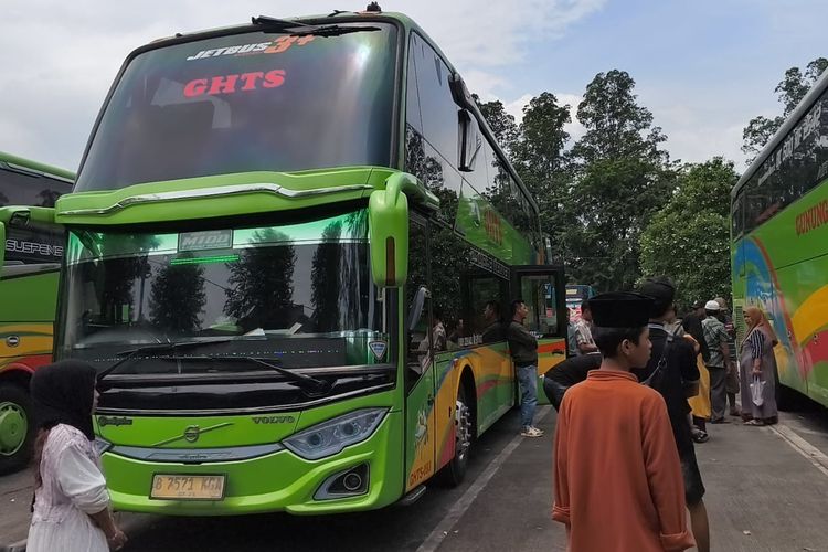naik bus, Pilihan Bus dari Jawa ke Bali dan Estimasi Tarifnya