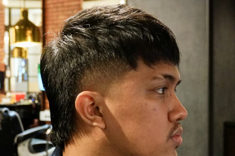model rambut pria, 55 Model Rambut Pria Terbaru 2026, Bikin Makin Ganteng &amp; Stylish, Tren Model Rambut Pria Terbaru 2026, Model Rambut Pria Pendek yang Praktis &amp; Rapi, Inspirasi Undercut yang Selalu Jadi Favorit, Model Rambut Medium Length untuk Look Dewasa, Model Rambut Pria Keriting yang Tetap Stylish, Model Rambut Pria Anti Mainstream, Cara Memilih Model Rambut Pria Sesuai Bentuk Wajah, Pertanyaan Umum Seputar Model Rambut Pria