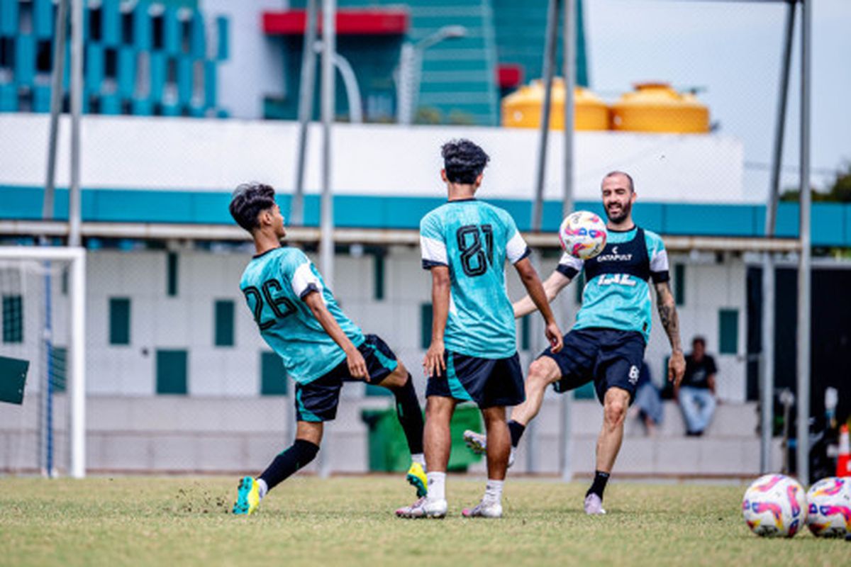 Persebaya Surabaya, Liga 1 2025-2026, Eduardo Perez Moran, Persebaya, Fokus Eduardo Perez Persiapkan Persebaya agar Tampil Ganas di Liga 1