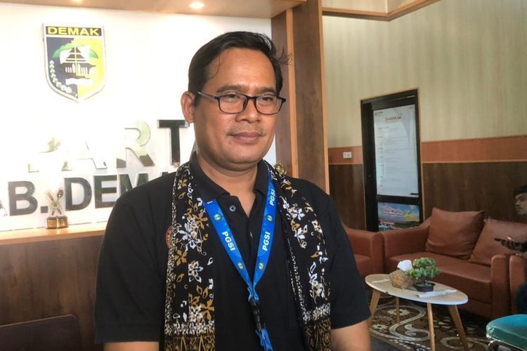 Jawa Tengah, Pemprov Jateng, enam hari sekolah, Pro Kontra 6 Hari Sekolah di Jateng, Efektifkah?, Rencana 6 hari sekolah, Evaluasi sistem 5 hari sekolah, Guru khawatir beban bertambah, Dukungan datang dari PGSI Demak