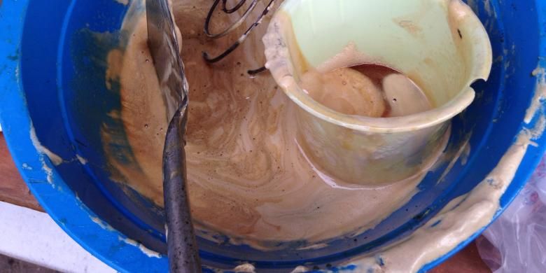 Madu, madu, Madu palsu, madu asli, Madu asli, madu palsu, madu palsu dan madu asli, 5 Cara Mudah Membedakan Madu Asli dan Palsu, Jangan Sampai Tertipu!, 1. Tes ibu jari, 2. Tes air, 3. Tes kain putih atau kertas blotting, 4. Tes sari cuka, 5. Tes panas