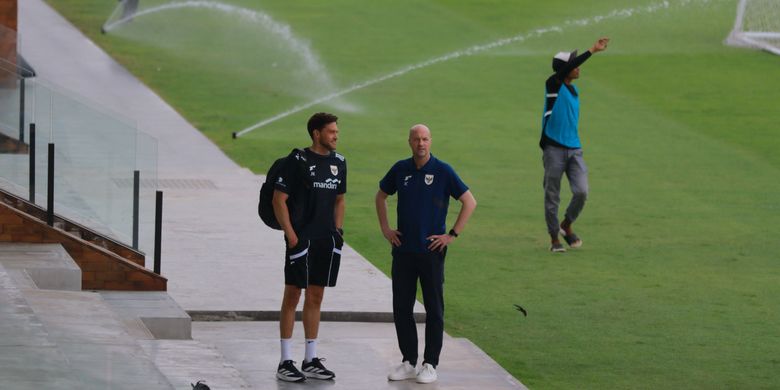Alex Pastoor, Jordi Cruyff, Ajax Amsterdam, Timnas, Indonesia, PSSI, Ajax, Timnas Indonesia, Mantan Assisten Pelatih Timnas Indonesia Dukung Jordi Cruyff Jadi Dirtek Ajax