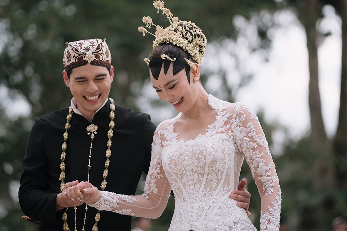 Umur Maxime dan Luna, Keuntungan Menikah dengan Pria Lebih Muda, Luna Maya menikah, luna maya maxime menikah, luna maya maxime bouttier menikah, luna maya dan maxime bouttier menikah, keuntungan punya suami lebih muda, umur maxime dan luna, perbedaan umur maxime dan luna maya, keuntungan menikah dengan pria lebih muda, Umur Maxime dan Luna Maya Beda 10 Tahun, Ini Keuntungan Punya Suami Lebih Muda, 1. Mudah kagum, 2. Memberikan kesan baik di depan pasangannya, 3. Energik, 4. Optimis tentang cinta, 5. Senang bereksperimen, 6. Menghargai pasangan, 7. Membuat pasangan merasa lebih muda, 8. Membuka perspektif baru