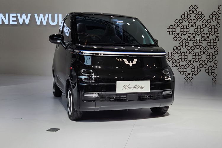 mobil listrik, Prof. Dr. Michiel Schaeffer, Jakarta E-Prix 2025, industri kendaraan listrik, Industri Kendaraan listrik, Menggali Potensi Mobil Listrik di Indonesia Bersama Prof. Michiel