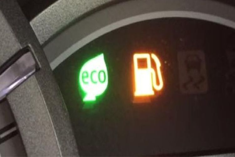 efisiensi, Toyota, bahan bakar, boros, 8 Penyebab Mobil Boros BBM yang Kerap Diabaikan, 1. Tekanan ban kurang, 2. Overload, 3. Berkendara agresif, 4. Modifikasi, 5. BBM tak sesuai rekomendasi, 6. Lupa ganti oli, 7. Tak menggunakan mode ECO, 8. Malas servis berkala