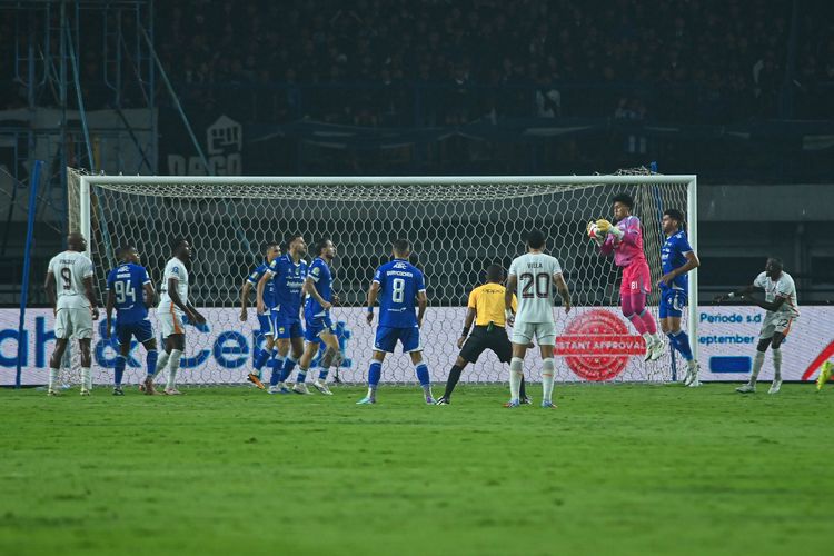 pelatih Timnas Indonesia, Persib Bandung, Liga 1, Super League, Borneo FC, John Herdman, Pandangan John Herdman soal Persaingan Ketat Persib dan Borneo FC