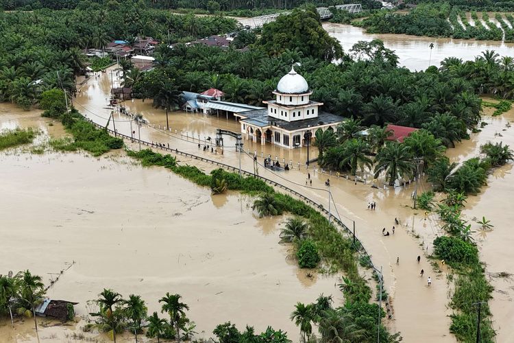 bencana hidrometeorologis, bencana alam, Aceh, Sumatera Utara, Sumatera Barat, banjir bandang, tanah longsor, sumatera barat, kumpulan doa, Wamenhaj Ajak Berdoa untuk Korban Banjir dan Tanah Longsor, Ini Kumpulan Doanya…, Dampak banjir bandang dan tanah longsor Sumatera, Doa saat terjadi atau sedang mengalami bencana, Doa memohon perlindungan, Ucapan doa dan belasungkawa