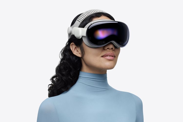 Apple, Vision Pro, virtual reality, headset VR, Headset VR Rp 58 Juta Ini Tak Laku Kencang, Apple Rem Produksi Vision Pro