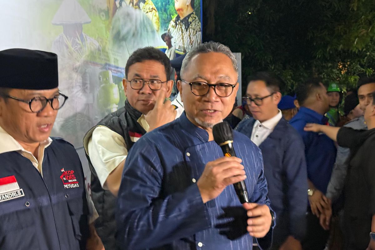 Zulkifli Hasan, distribusi pupuk, Zulhas, distribusi pupuk bersubsidi, Presiden Prabowo, Menko Pangan, Zulhas Ungkap Rumitnya Distribusi Pupuk: 148 Aturan, 500 Tanda Tangan, Petani yang Jadi Korban