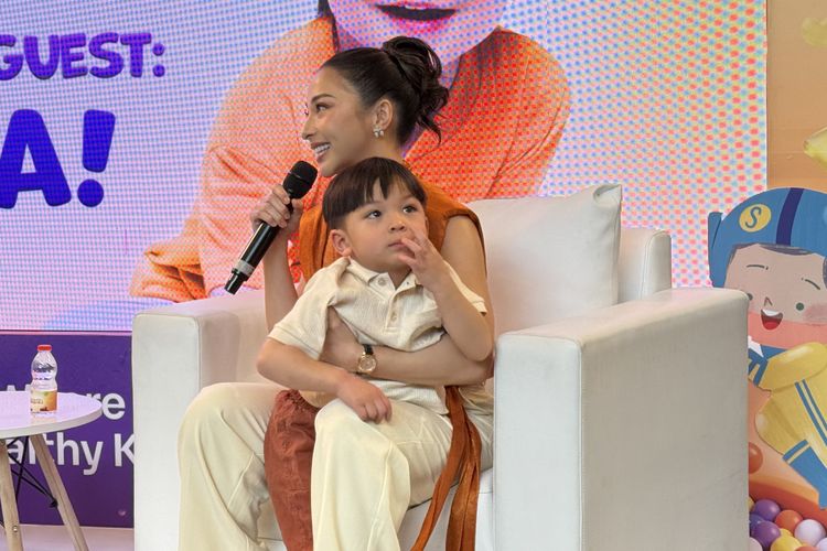 screen time, Nikita Willy, Nikita Willy Bagikan Cara Kurangi Screen Time Anak Saat Makan